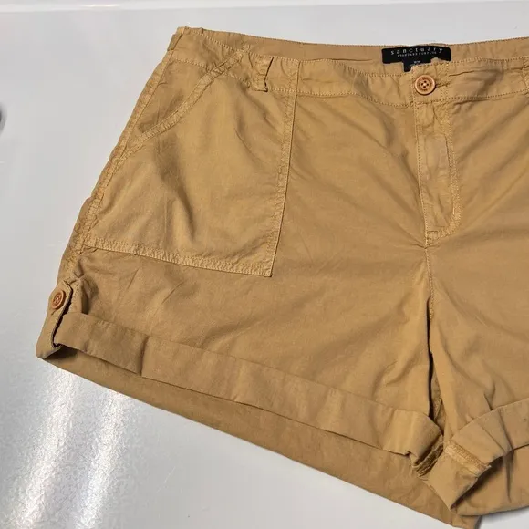🌈 Sanctuary NWT Tan Cargo Cuffed Utility Shorts Size 16/18W