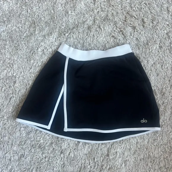 Alo airbrush streamlined skirt