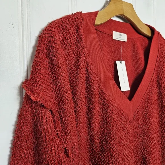 Anthropologie t.la Top Womens Size S Zuri Fringed Red V-Neck Jumper Sweatshirt