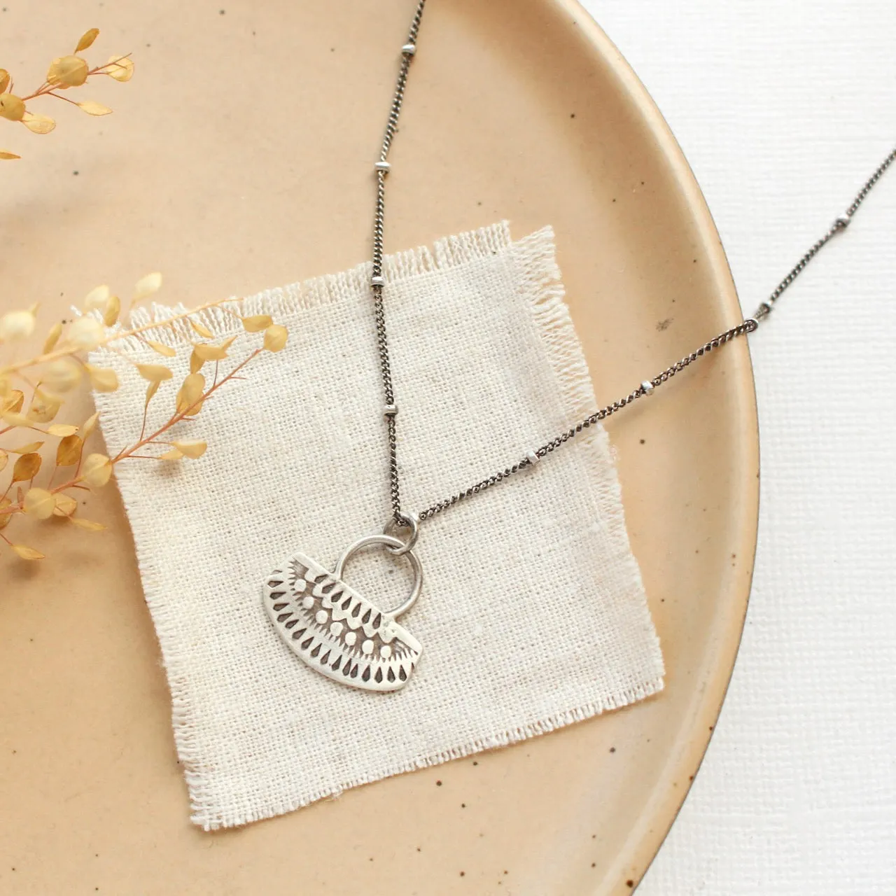 Asmi Short Loop Necklace