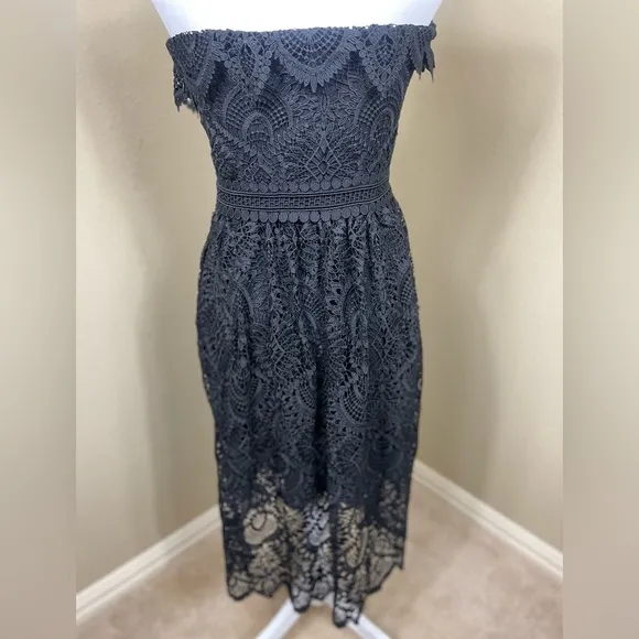 beautiful Shoshanna size 8 black lace strapless dress with Pockets
