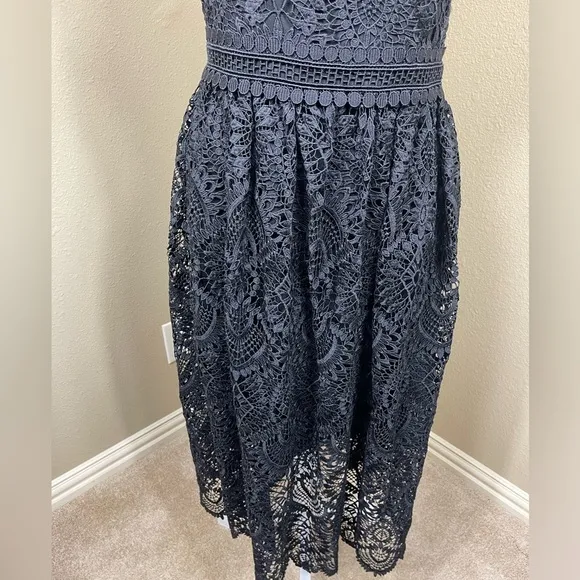 beautiful Shoshanna size 8 black lace strapless dress with Pockets