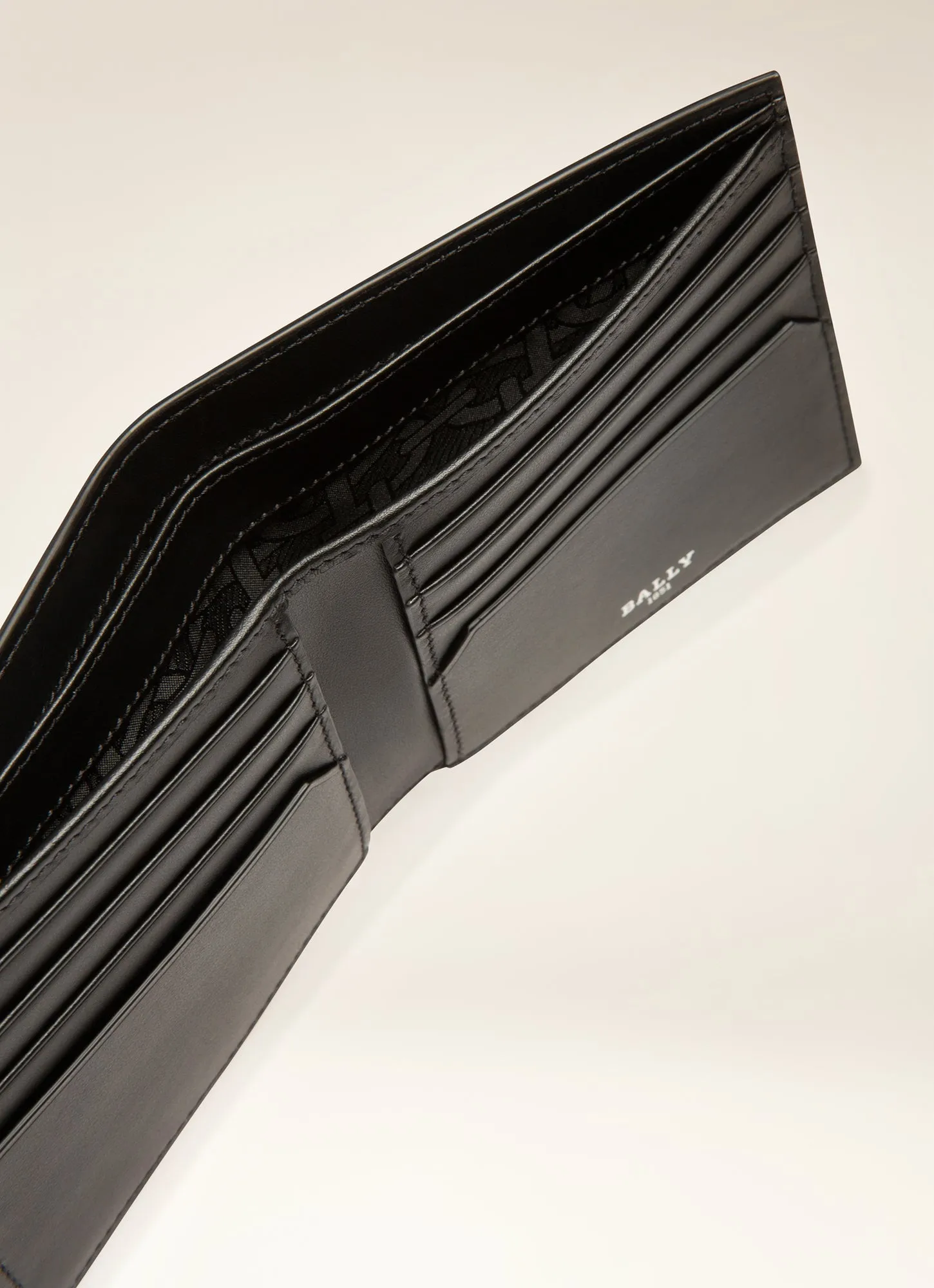Brasai - Business Card Holder