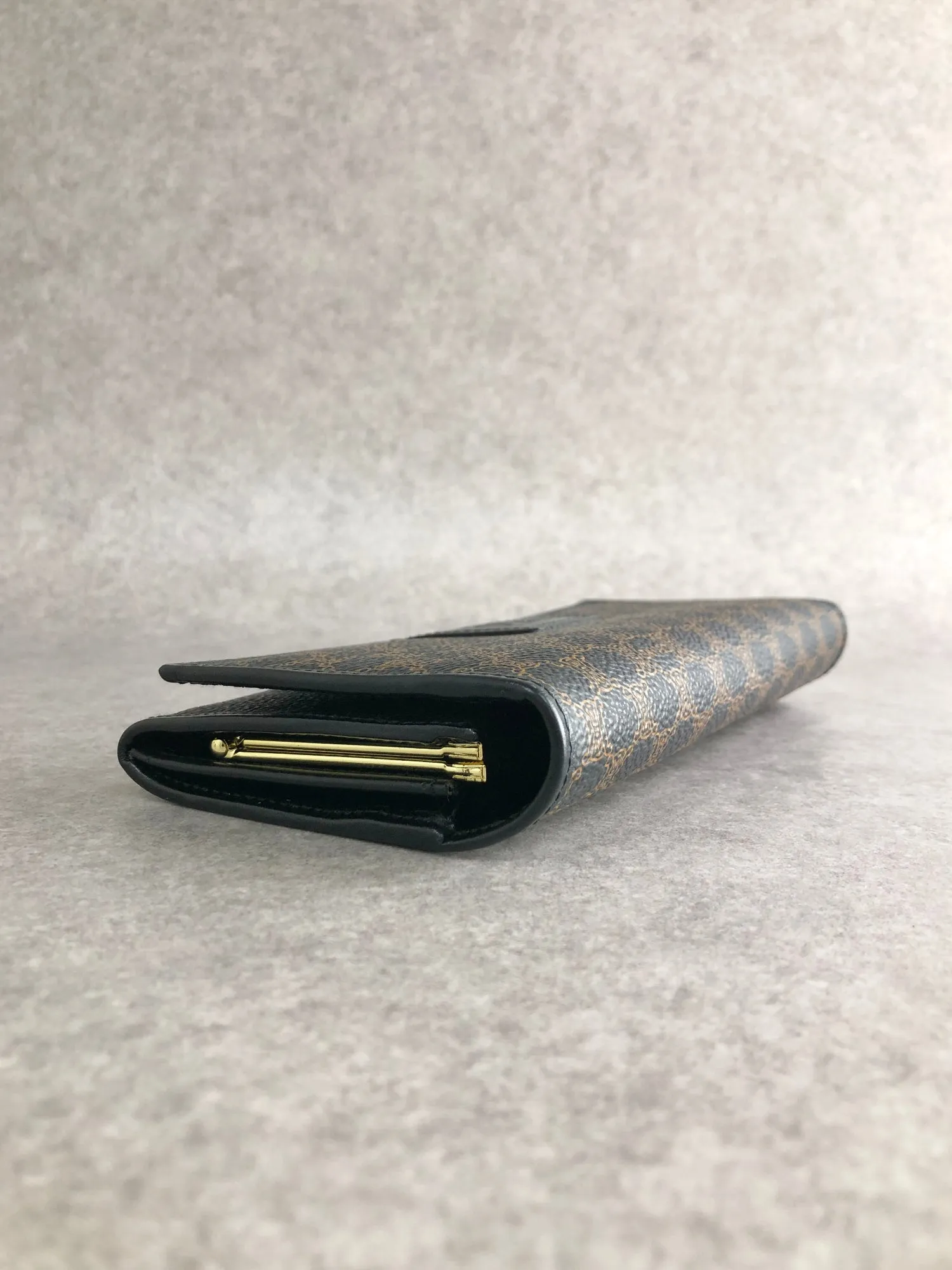 CELINE Macadam Blason Long Wallet Black Vintage nvvpfx
