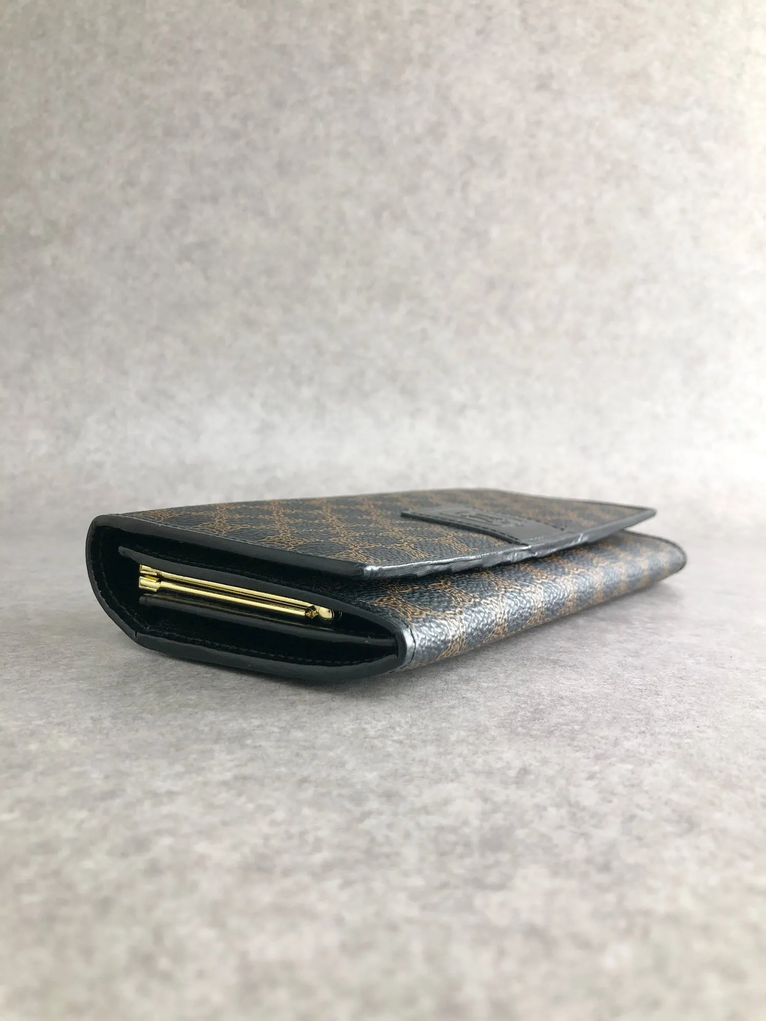 CELINE Macadam Blason Long Wallet Black Vintage nvvpfx