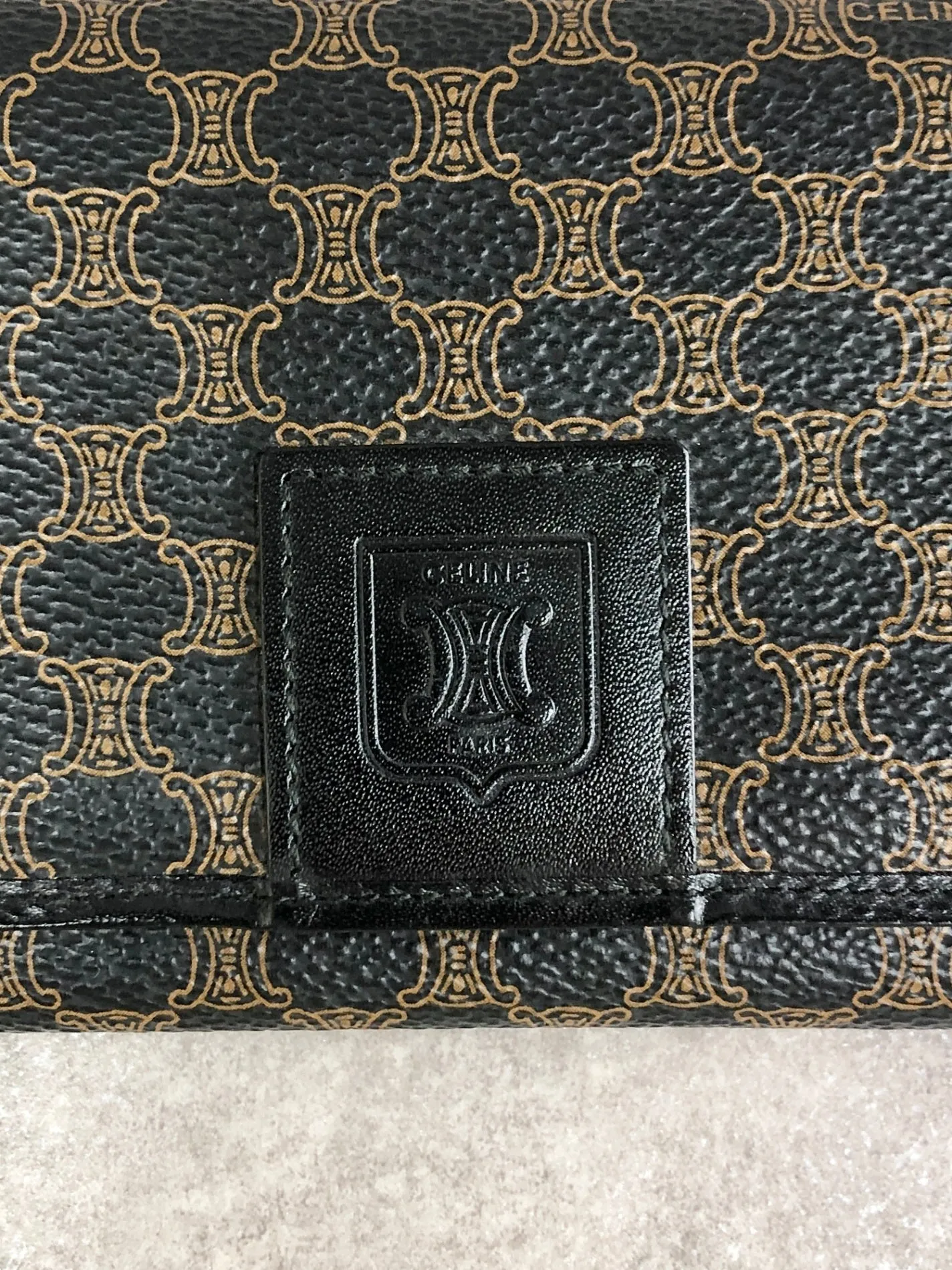 CELINE Macadam Blason Long Wallet Black Vintage nvvpfx
