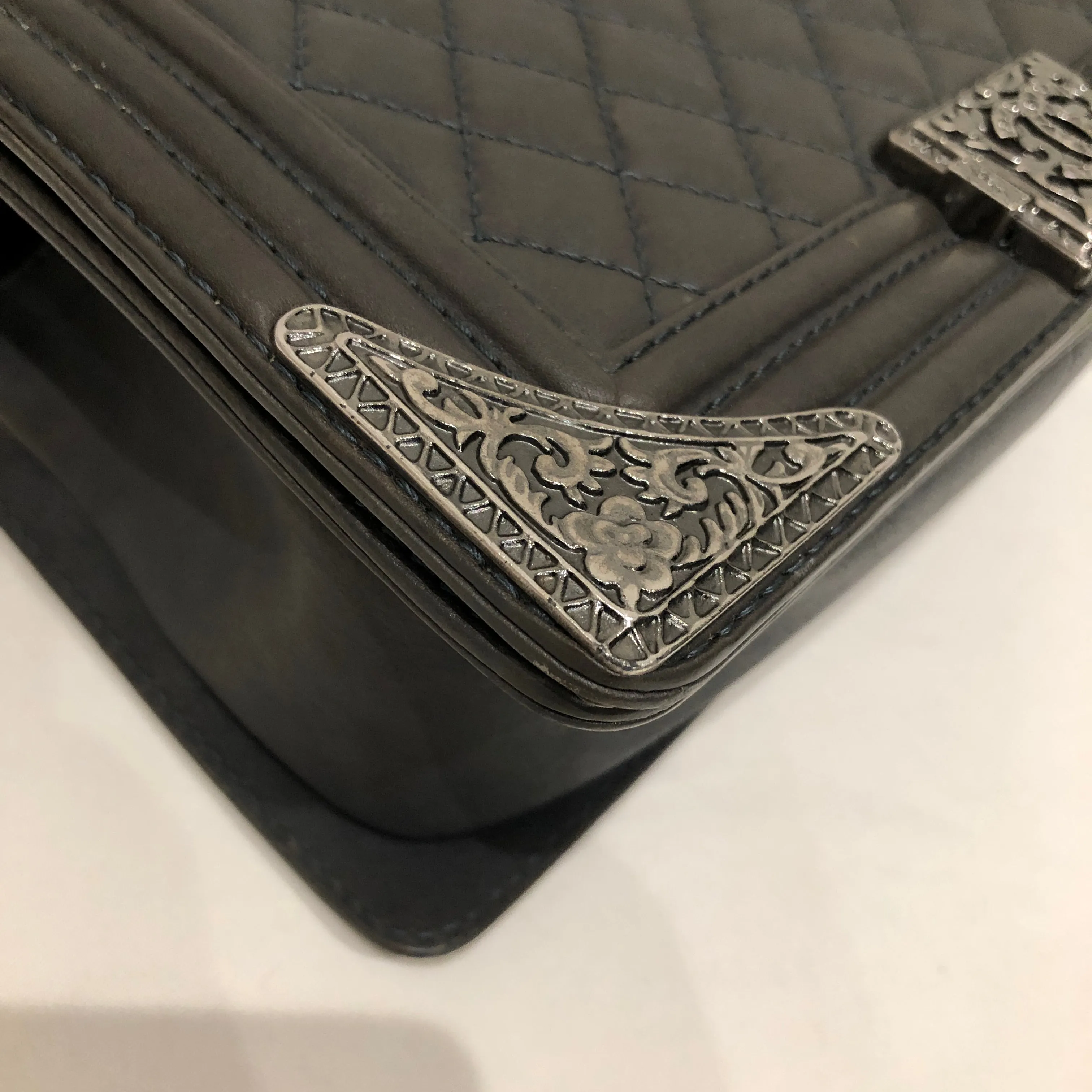 Chanel Grey Leather Paris Dallas Medium Boy Shoulder Bag Sku# 83265