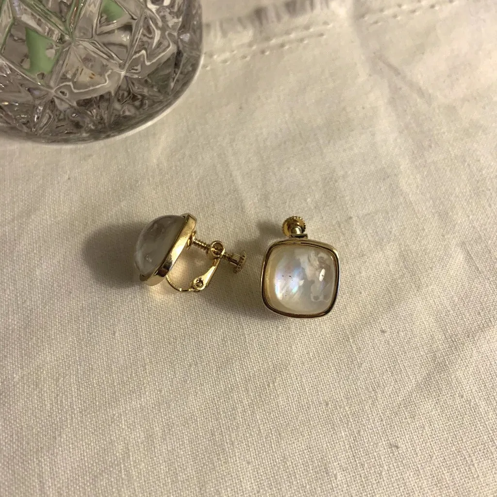 [Clip on]  Clear Rounded Square Stud earrings