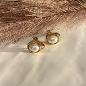 [Clip on] Oval Pearl earrings