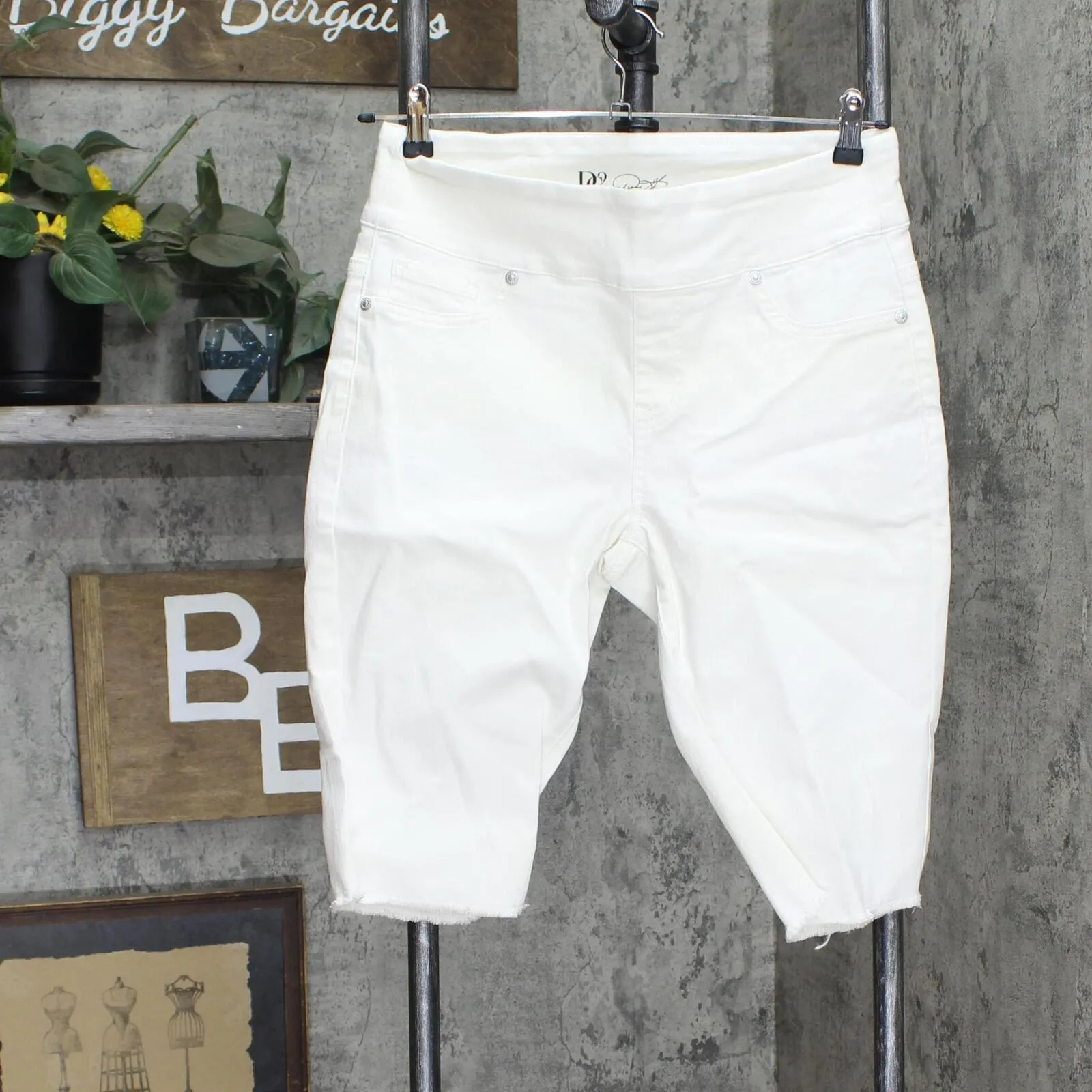 DG2 Womens Classic Stretch Pull-On Bermuda Short. 697721 697721 Ivory White M