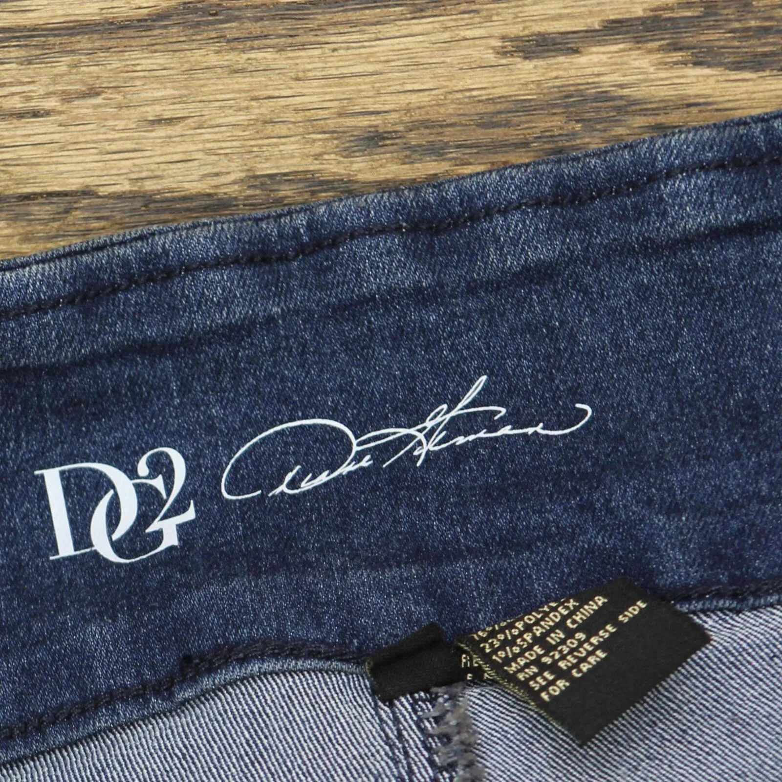 DG2 Womens Classic Stretch Pull-On Bermuda Short 724452-Petite Dark Blue PM