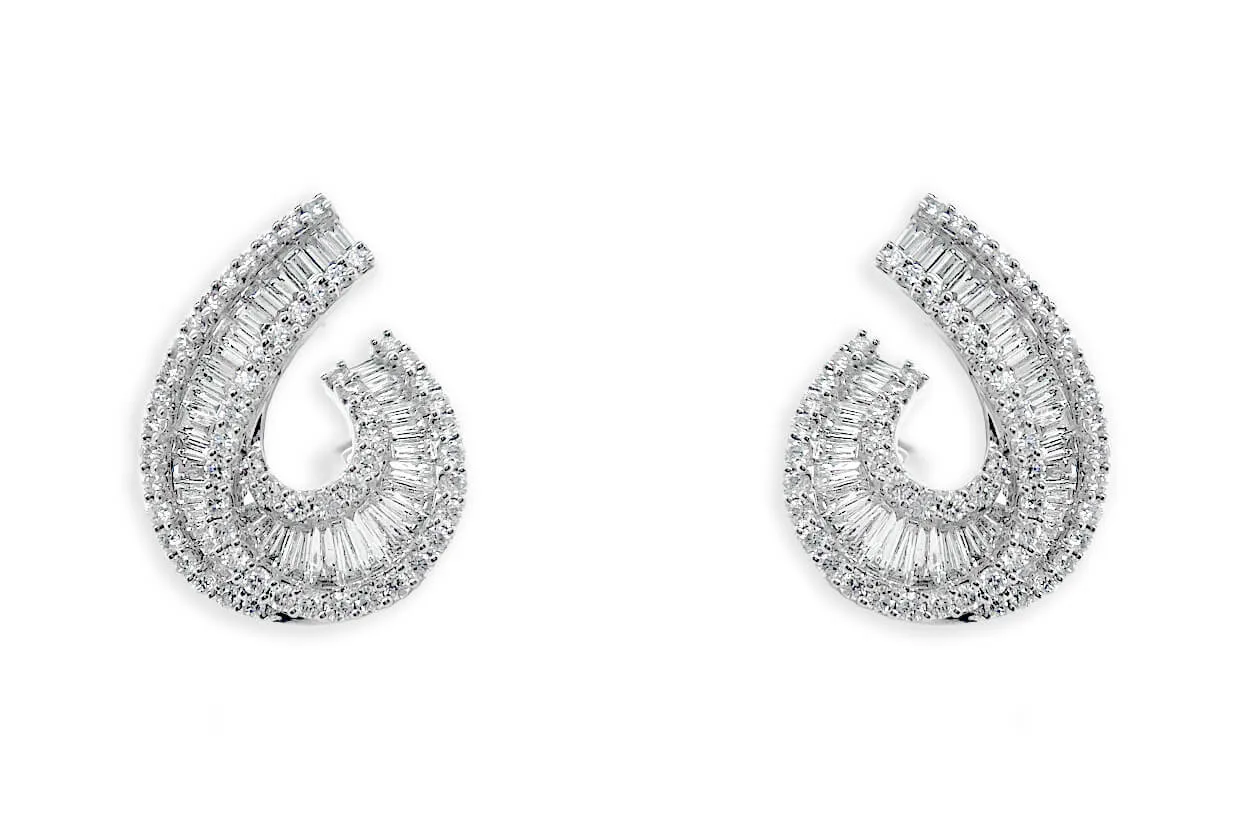 Earrings 18kt Gold Spiral Baguette & Round Diamonds