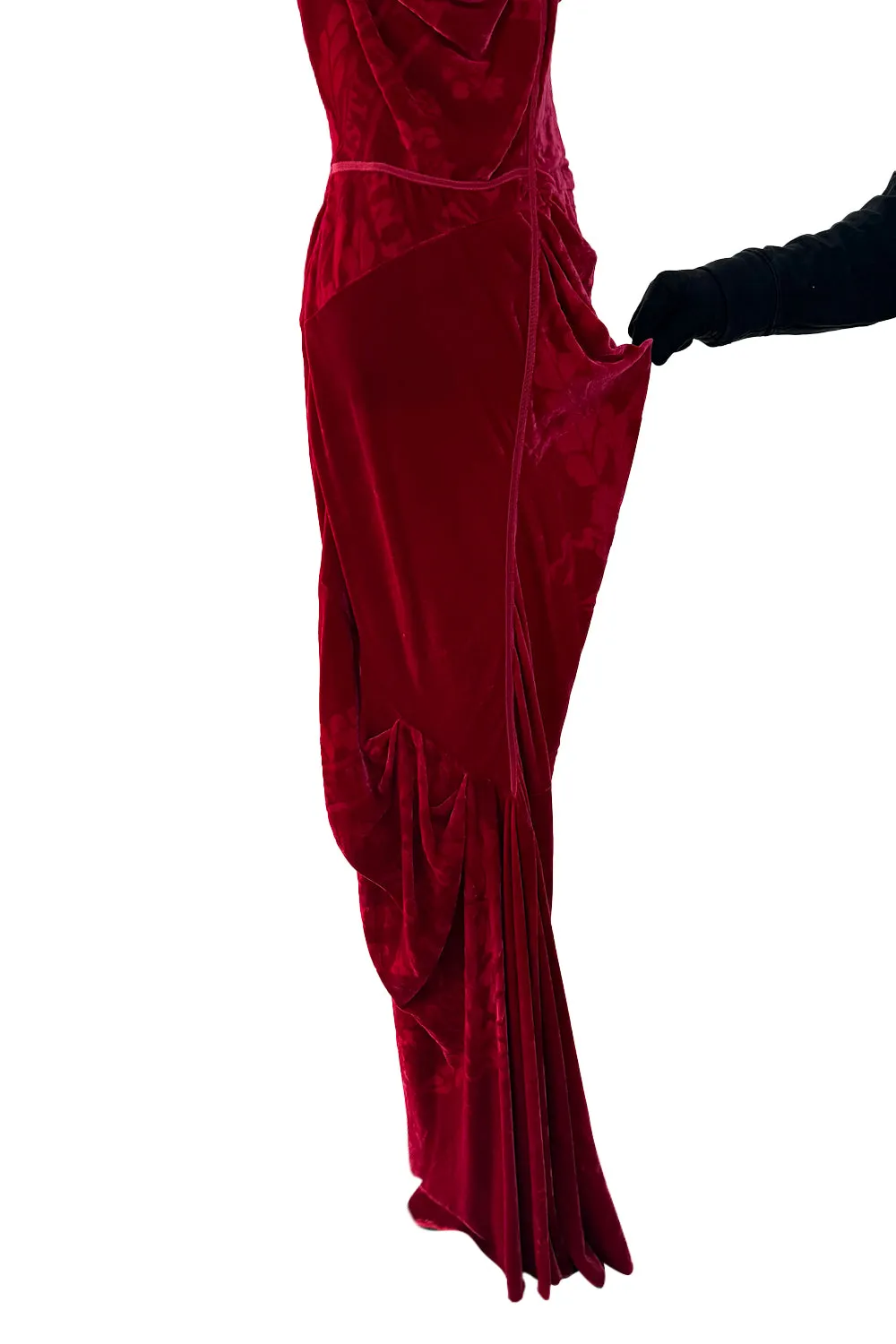 Fall 2006 Christian Dior by John Galliano Runway Look 41 Red Velvet Dress