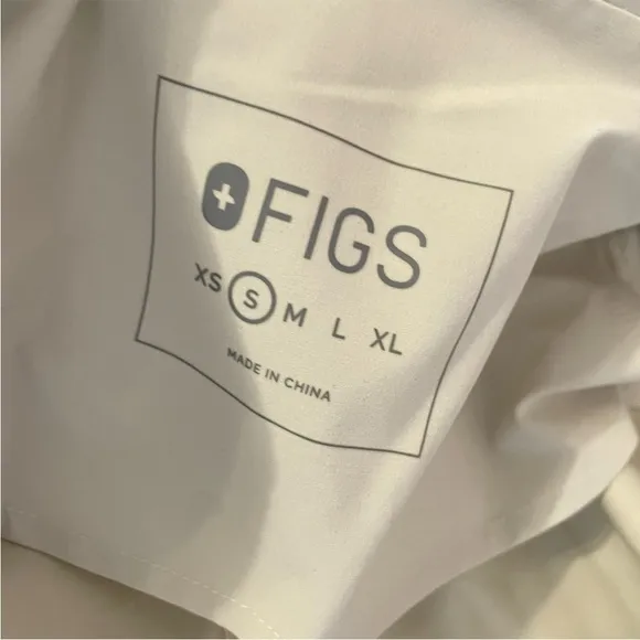Figs Coro Profesional Lightweight Raincoat Cream Water Resistant Size S