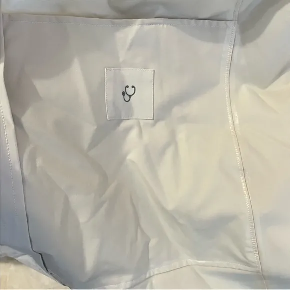 Figs Coro Profesional Lightweight Raincoat Cream Water Resistant Size S