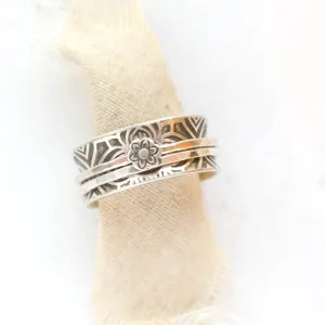 Flower Spinner Ring