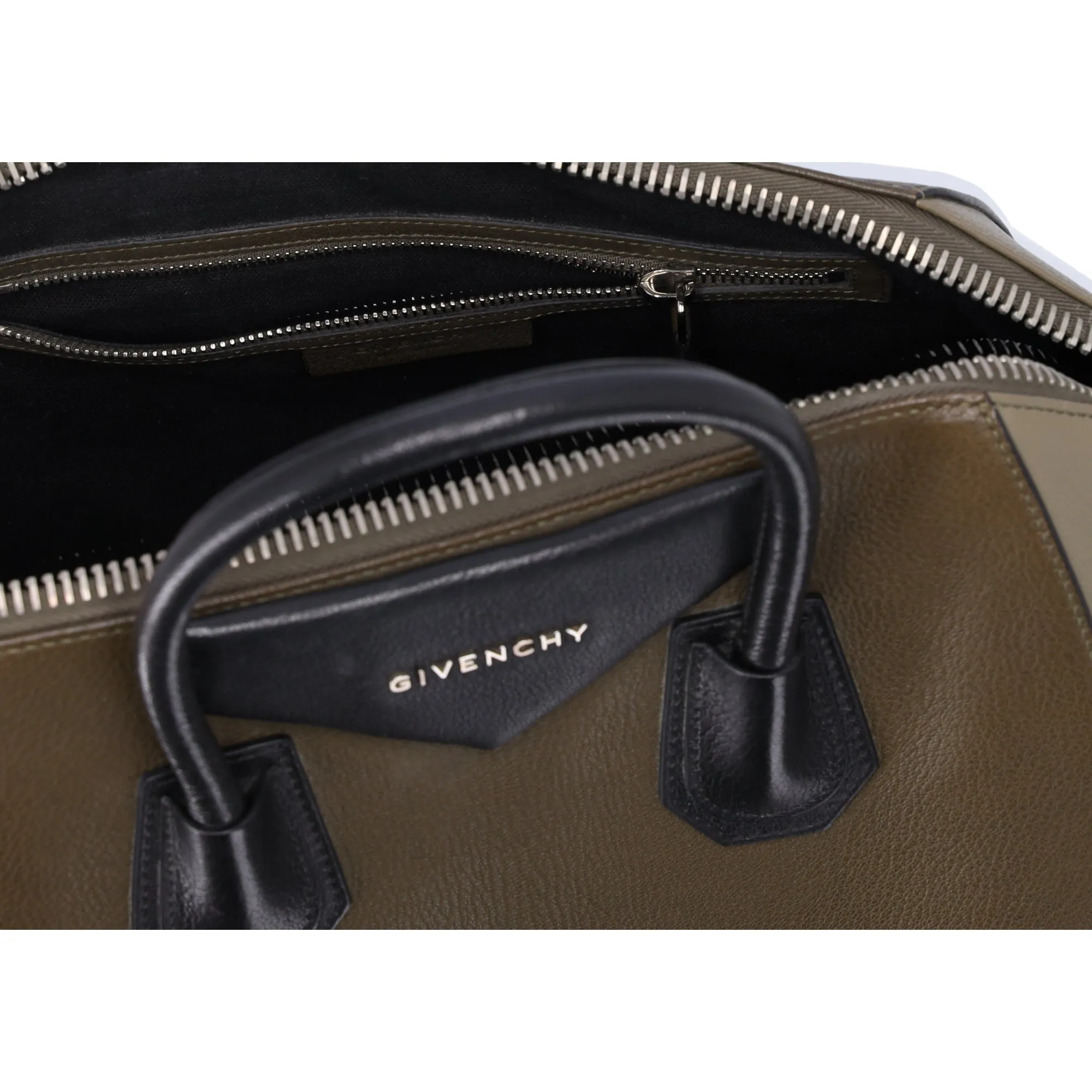 GIVENCHY Antigona Medium Shoulder Bag BB05100630 Khaki Light Green Black Leather