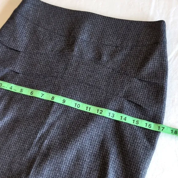 GUNEX Italian Made Wool Pencil Skirt w/ Unique Pleating Women's Size 4