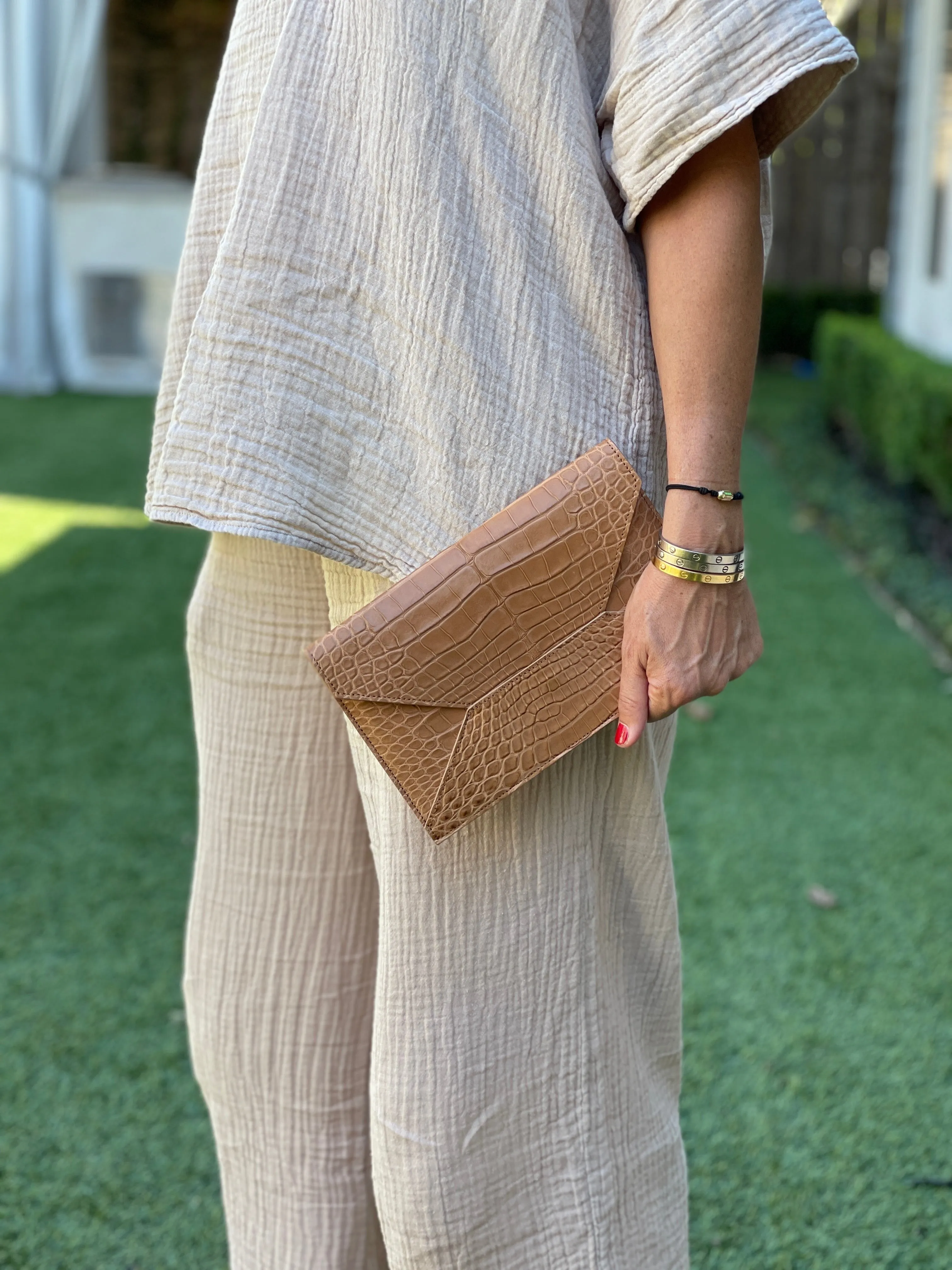 HABIBI CLUTCH - CONTRACT TANNING