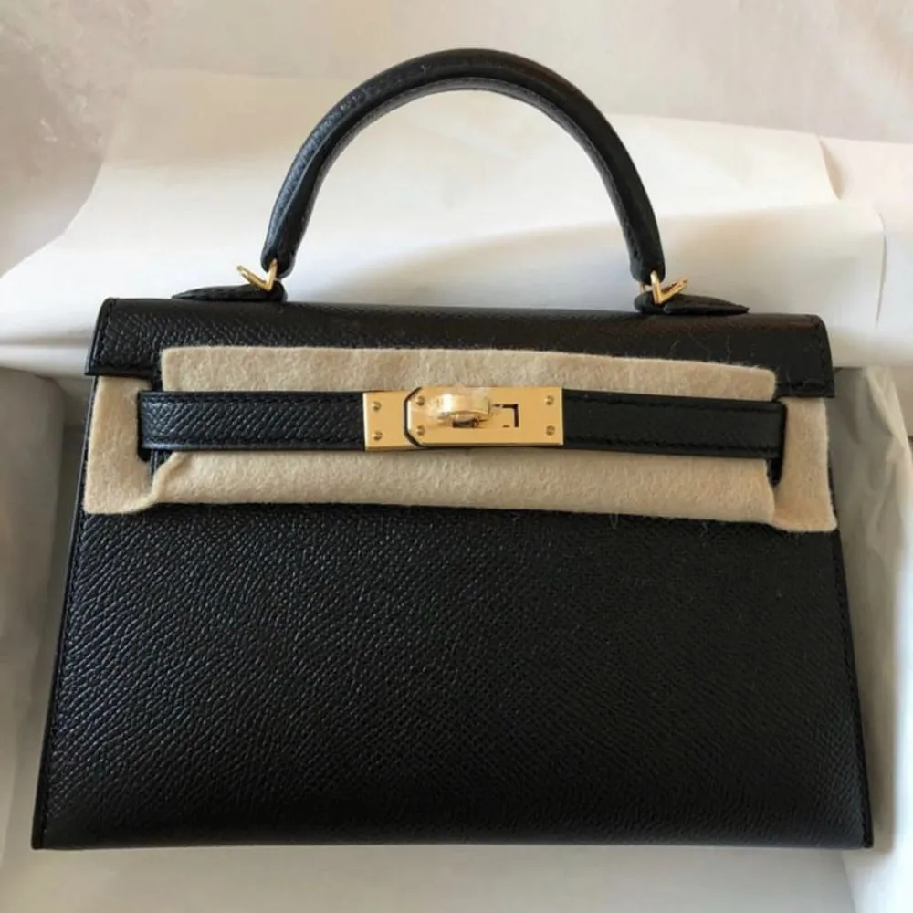 Hermès Kelly 20 Noir (Black) Sellier Epsom Gold Hardware GHW