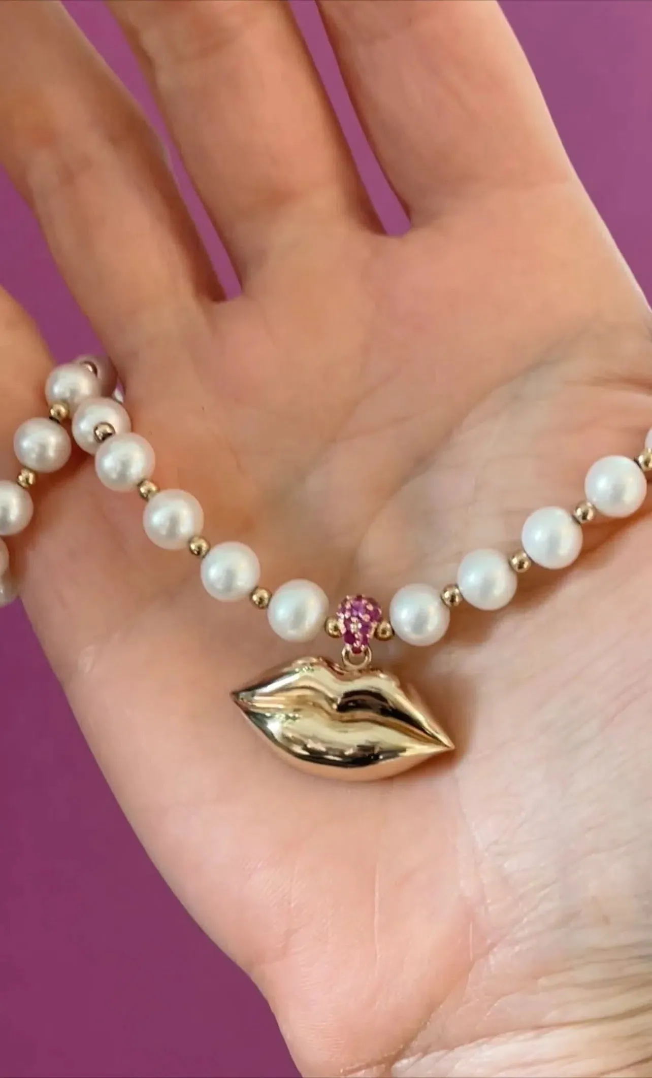 Kiss Pearl Necklace