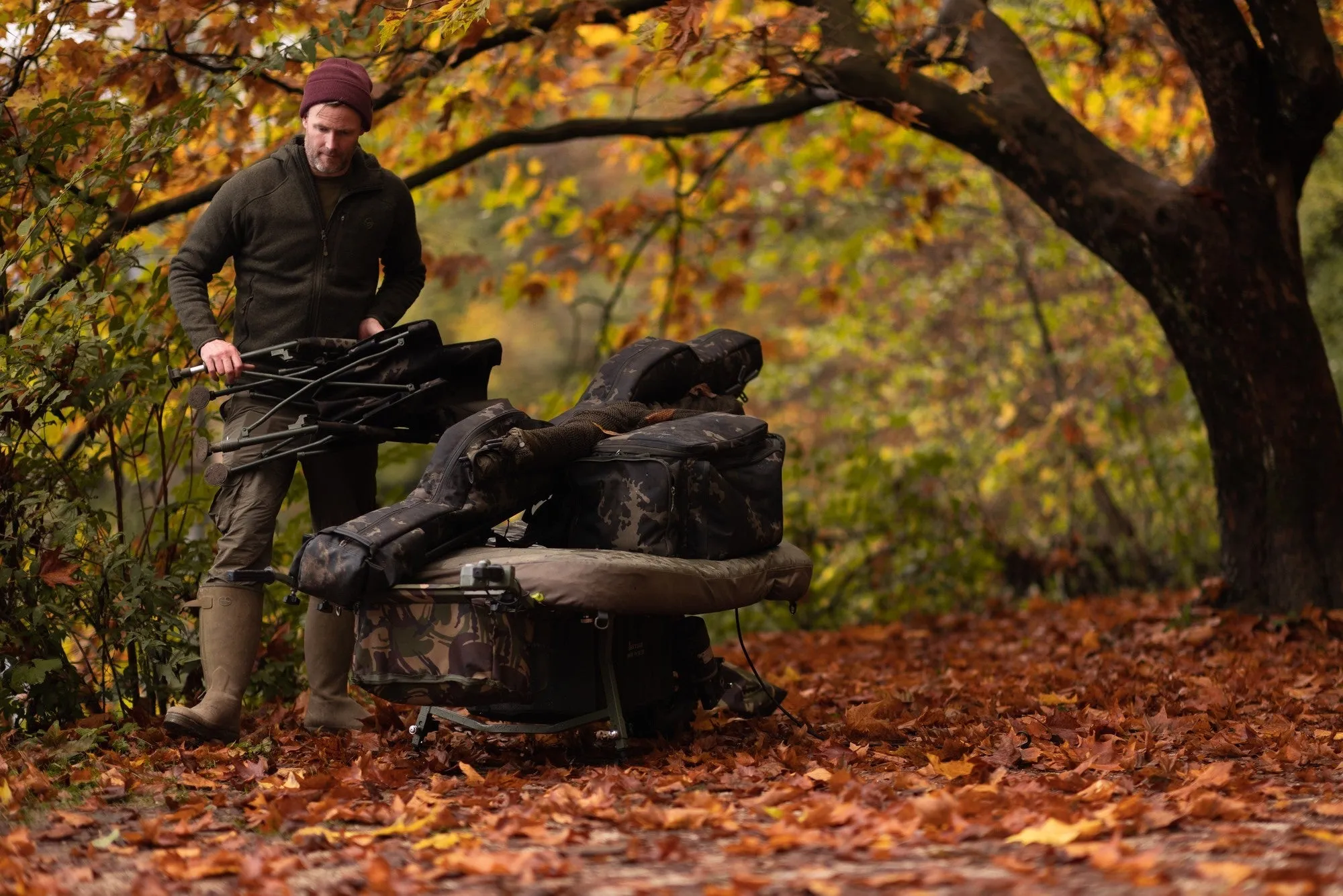 KORDA Compac Bankstick Bag Dark Kamo