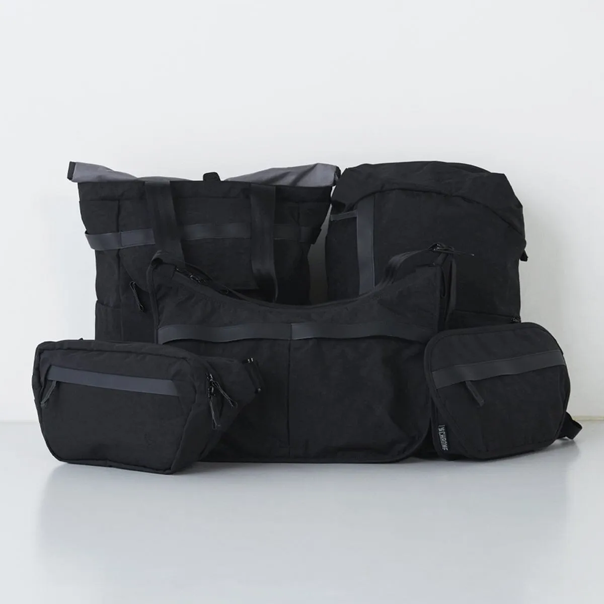 LOGAN POUCH