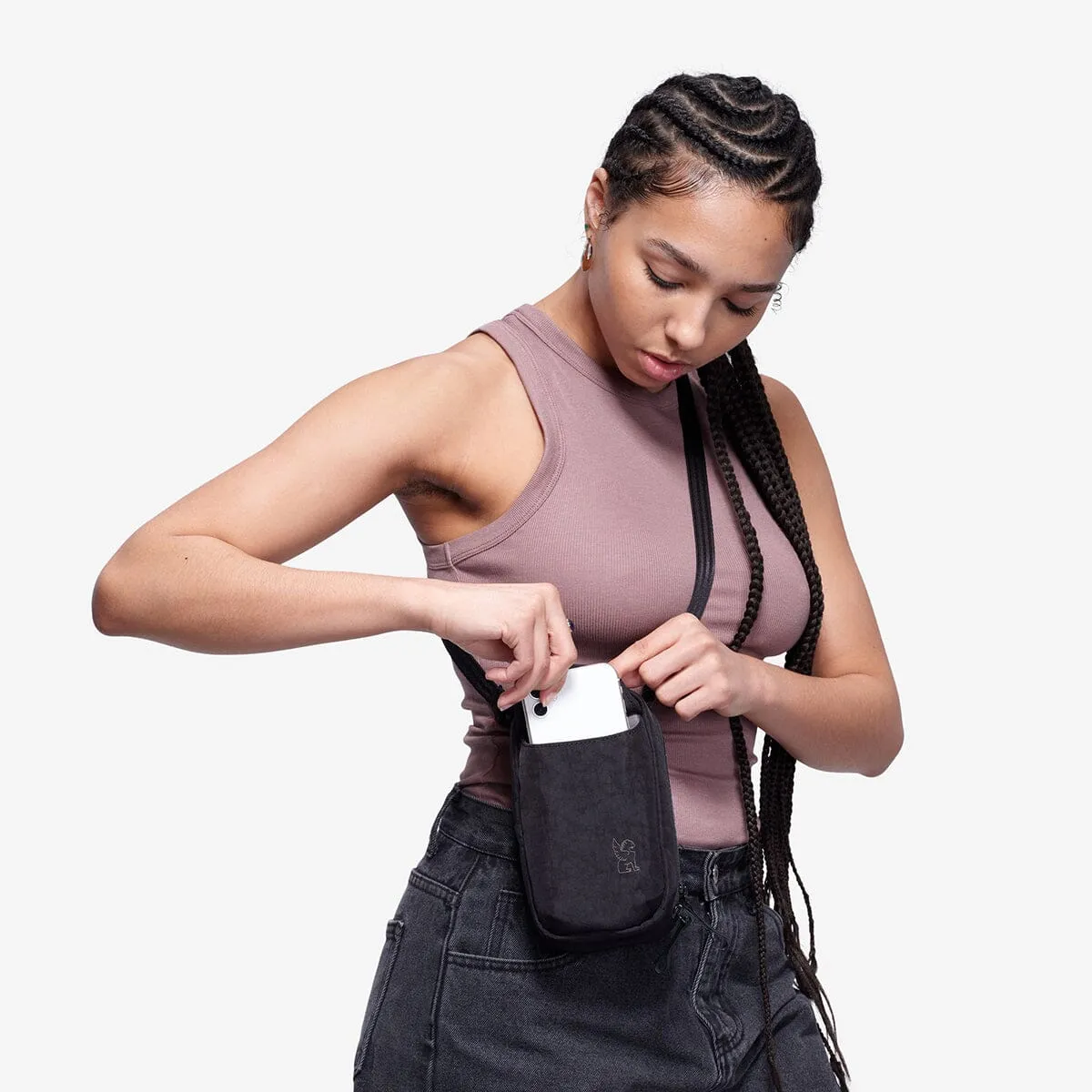 LOGAN POUCH