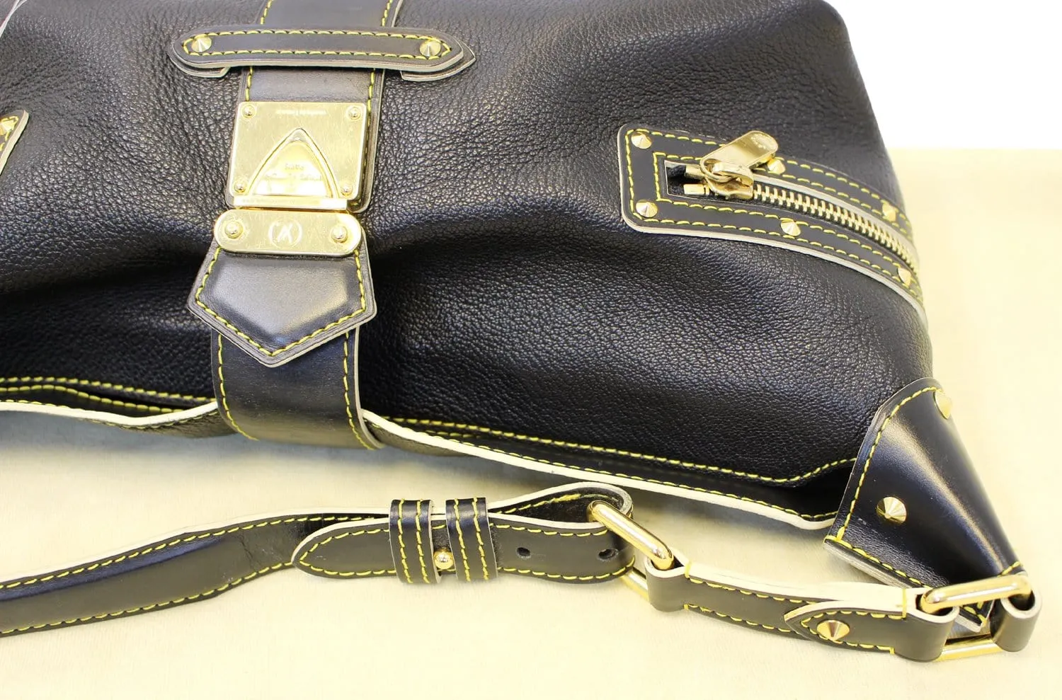 LOUIS VUITTON Black Suhali Leather L'Impetueux Shoulder Bag