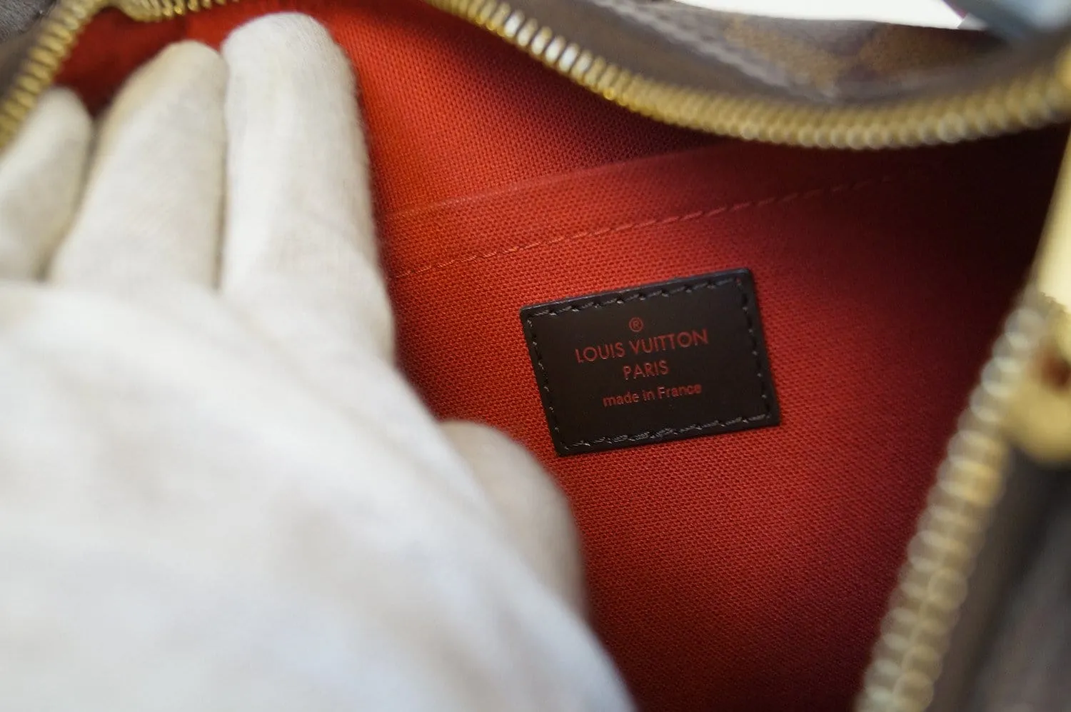 LOUIS VUITTON Damier Ebene Thames GM Shoulder Bag