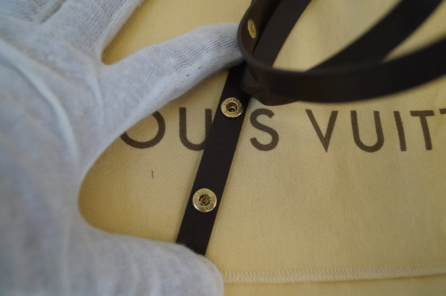 LOUIS VUITTON Damier Pochette Ipanema Shoulder Pouch