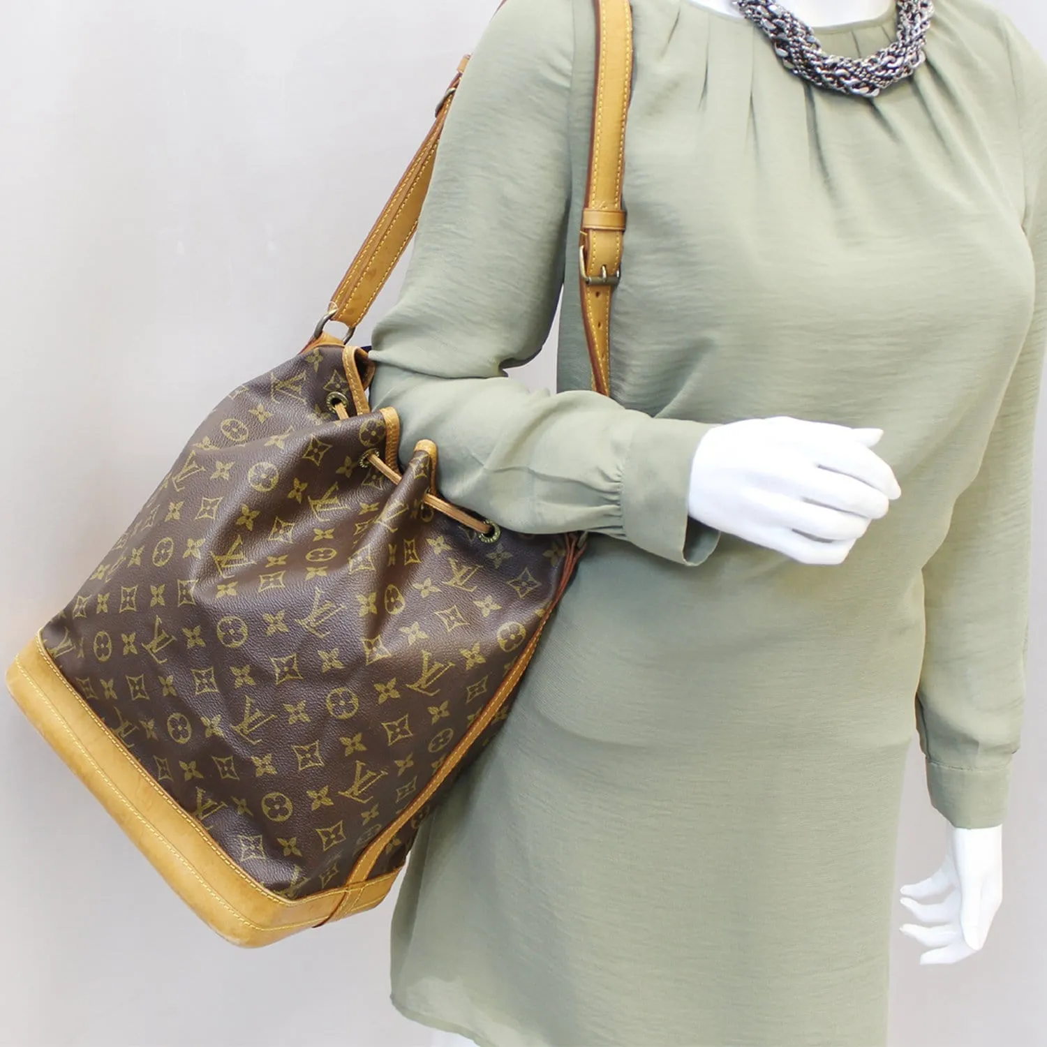 LOUIS VUITTON Large Noe Monogram Canvas Shoulder Bag Brown