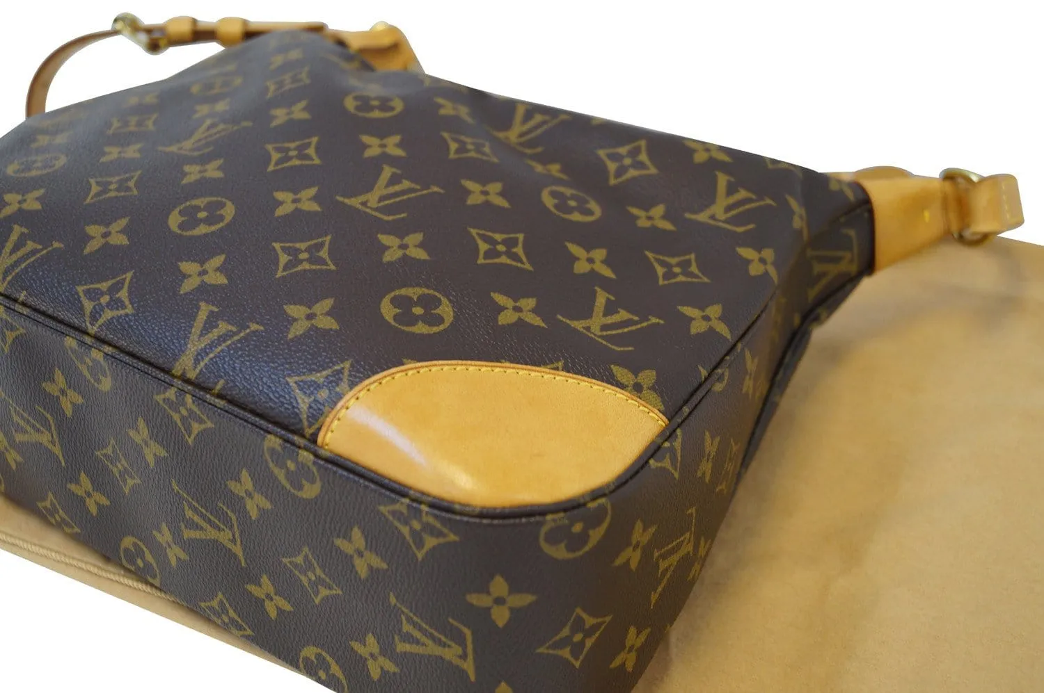 LOUIS VUITTON Monogram Boulogne 30 Shoulder Bag