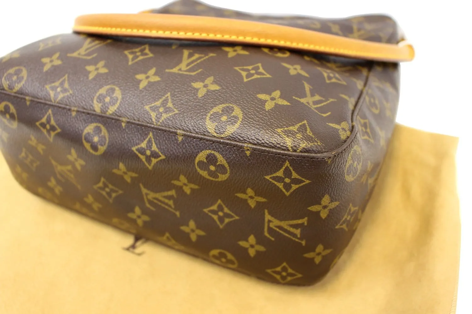 LOUIS VUITTON Monogram Canvas Looping GM Brown Shoulder Bag
