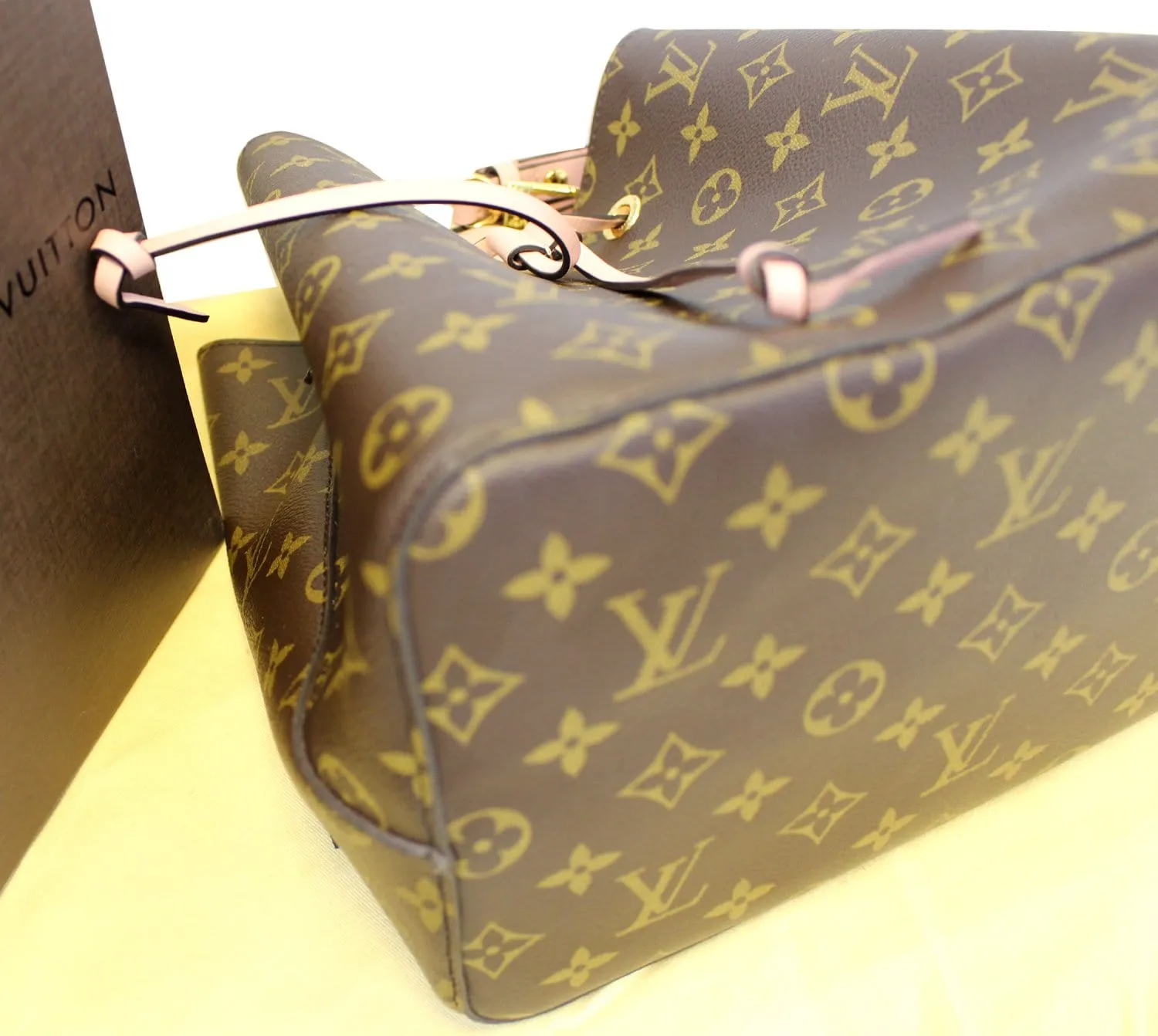 LOUIS VUITTON Monogram Canvas Neo Noe Shoulder Bag Rose Ballerine