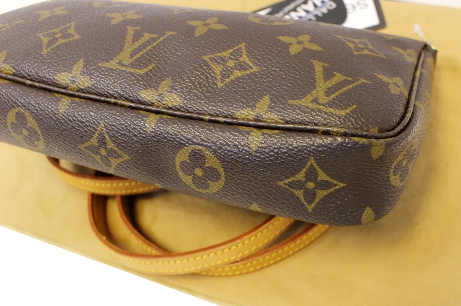 LOUIS VUITTON Monogram Pochette Accessoires Long Shoulder Pouch