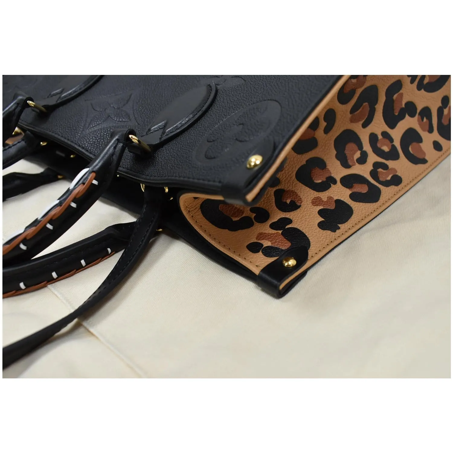 LOUIS VUITTON Onthego MM Wild At Heart Leather Shoulder Bag Black