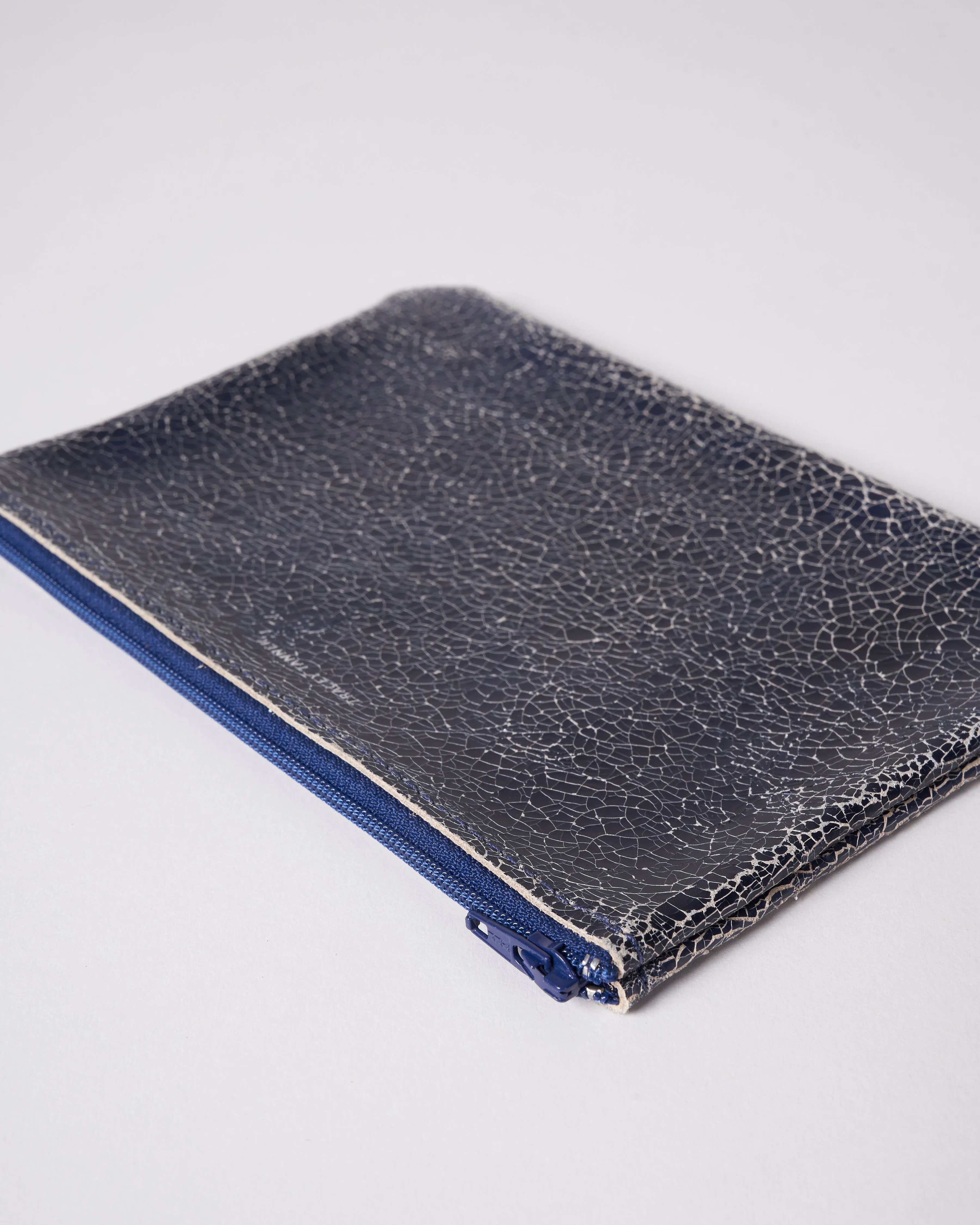 medium zip pouch - distress navy
