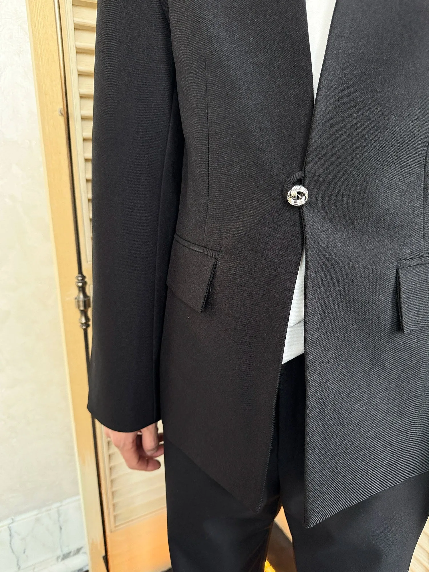 Minimalist One-Button Suit with Shoulder Pads