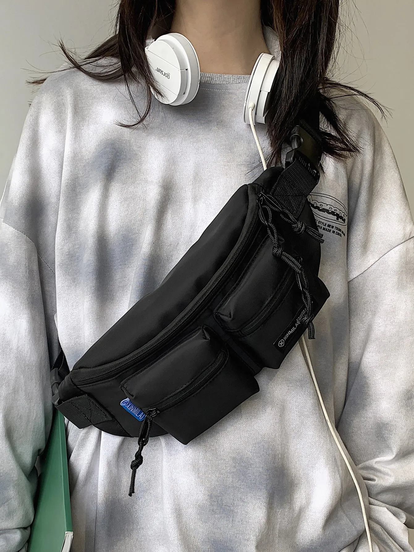 Minimalist Pocket Front Fanny Pack  - Black