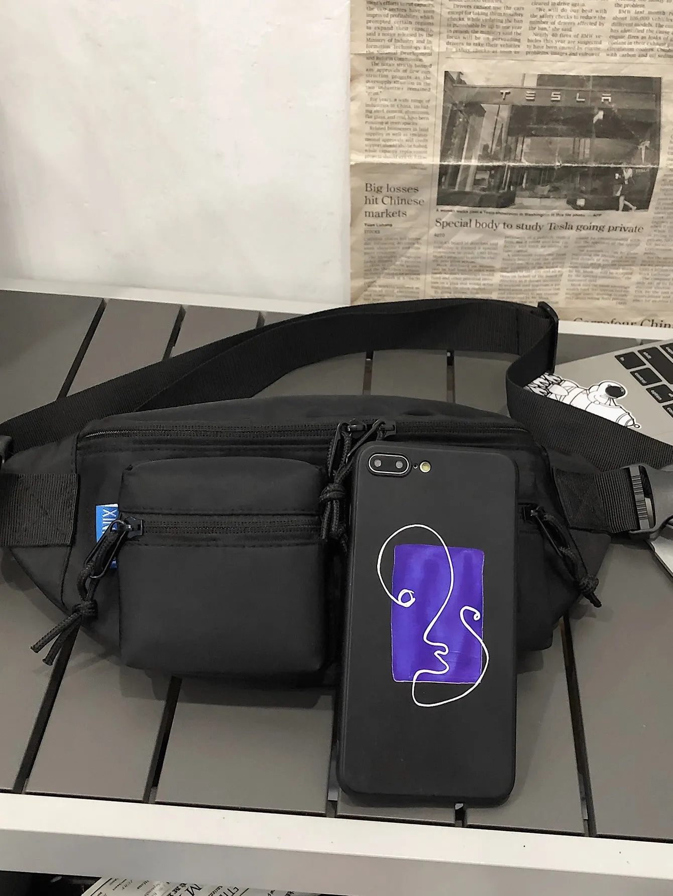 Minimalist Pocket Front Fanny Pack  - Black