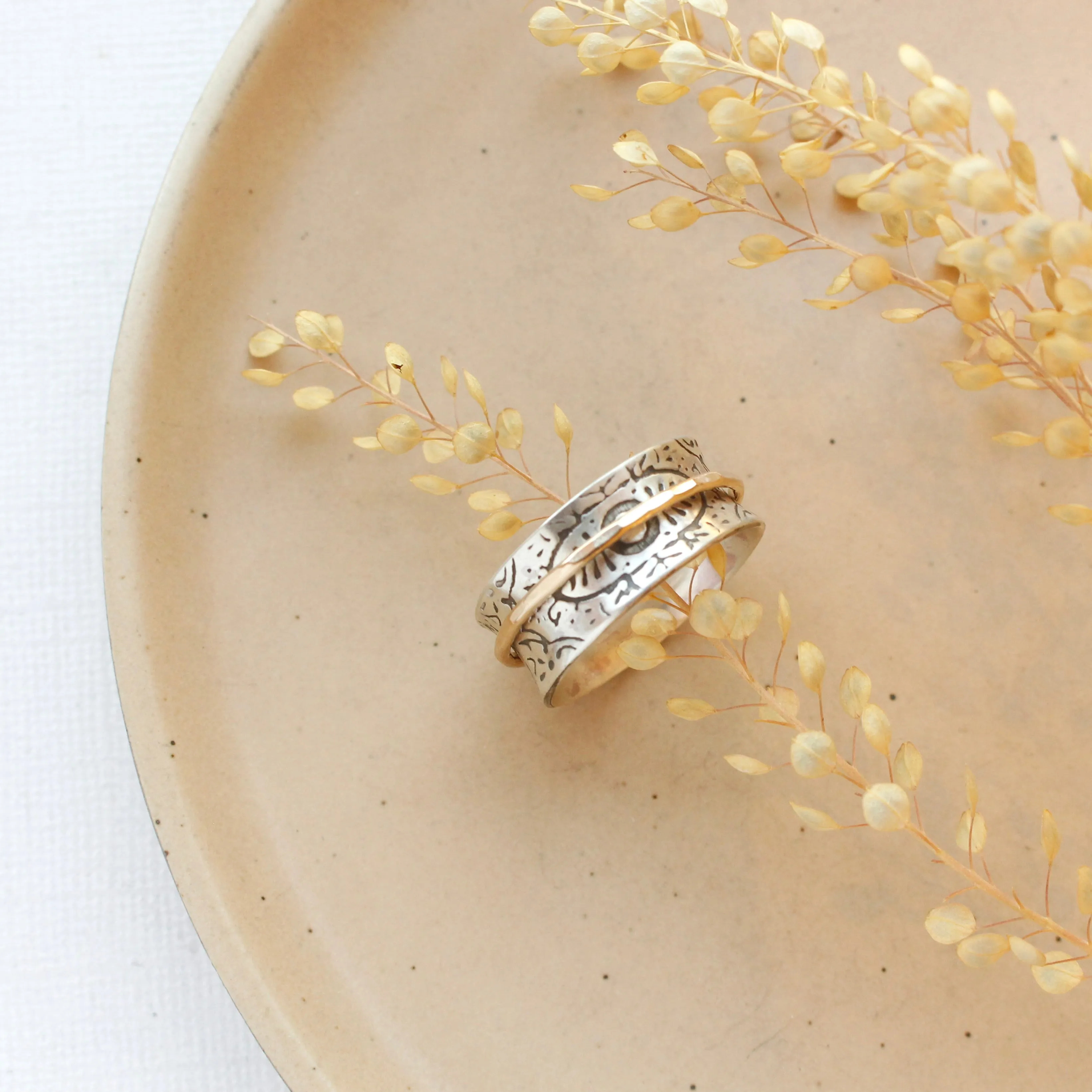Mixed Metal Pattern Spinner Ring