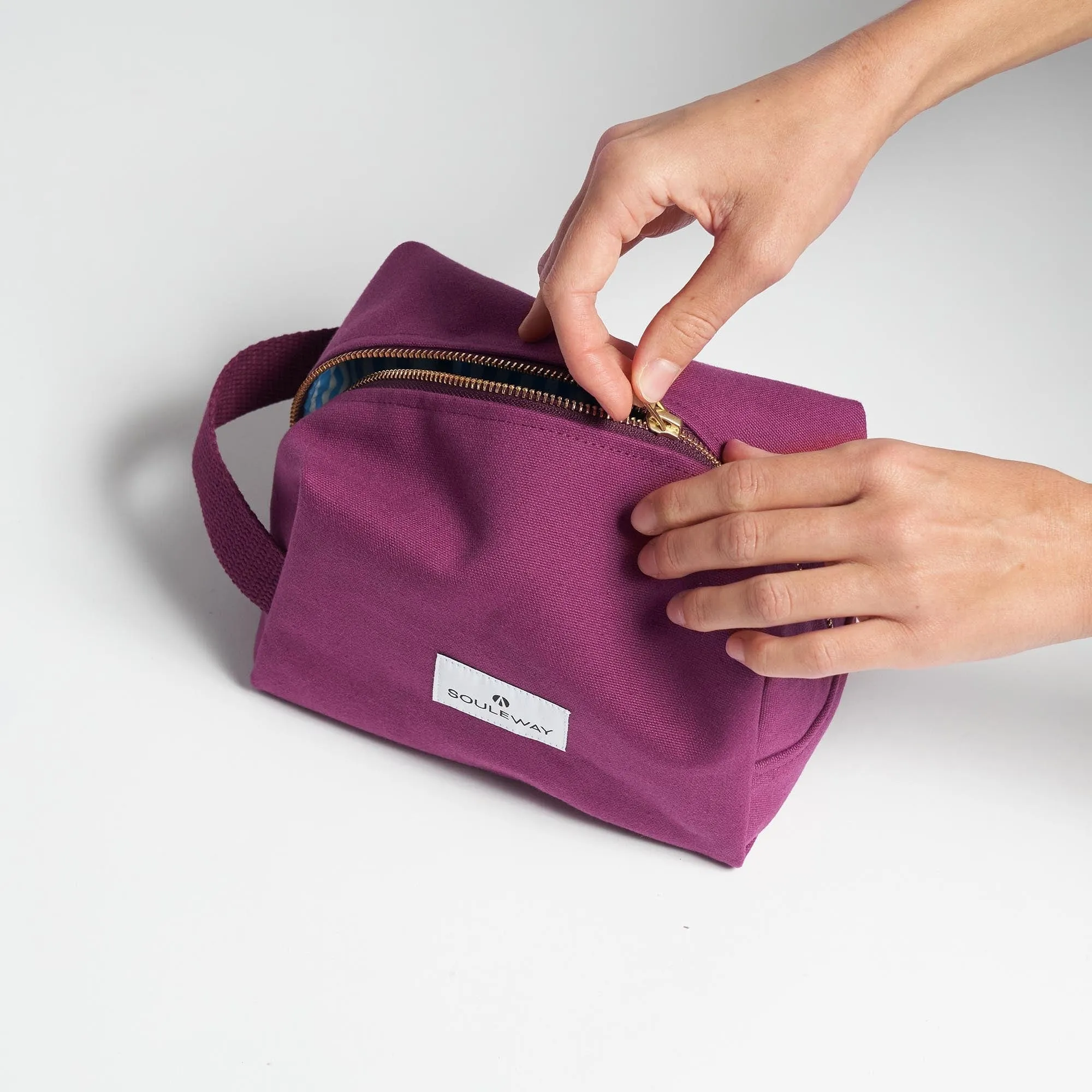 Natural Cotton Canvas Classic Washbag S | Bordeaux Red