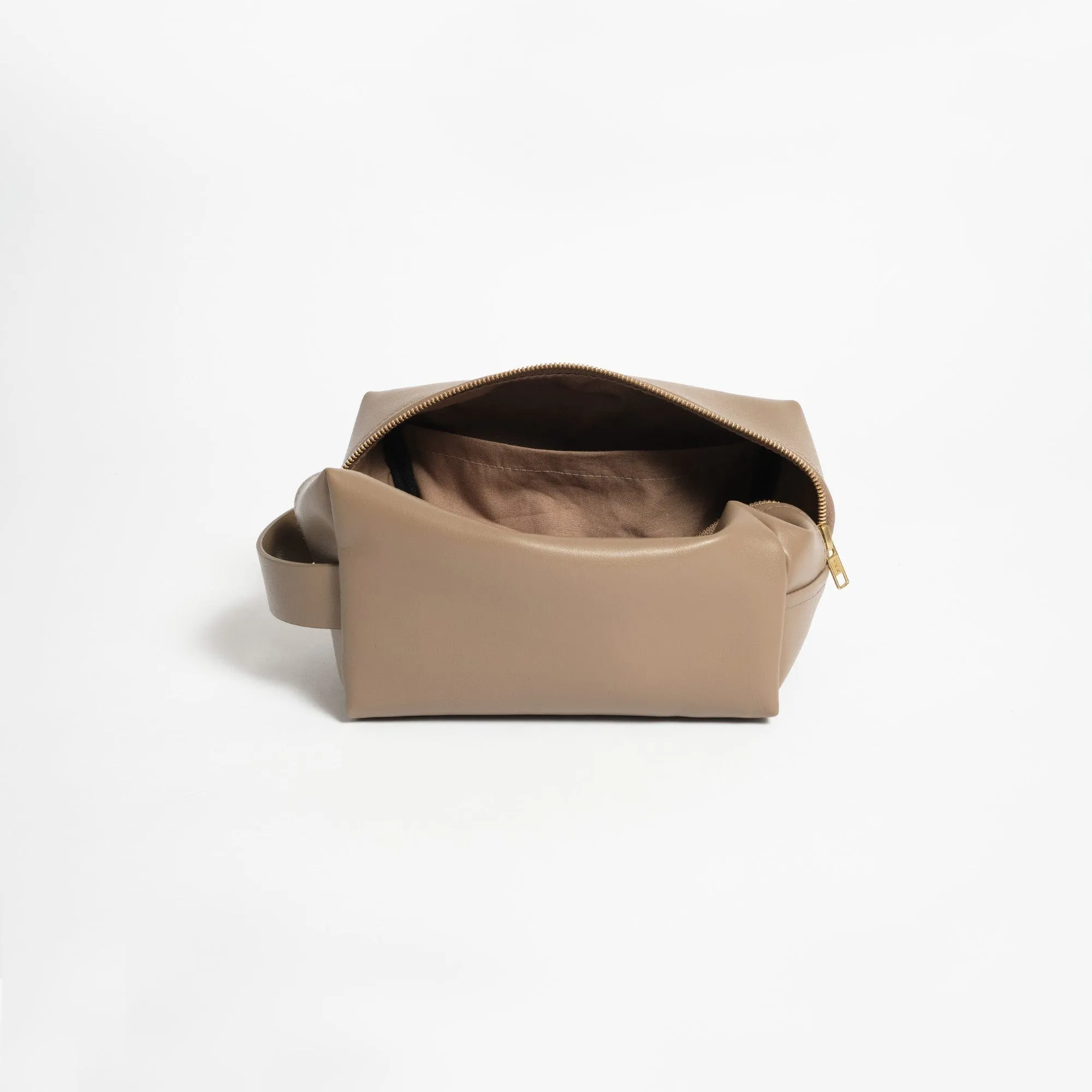 Oleatex Vegan Olive Leather Classic Washbag S | Mocha Brown