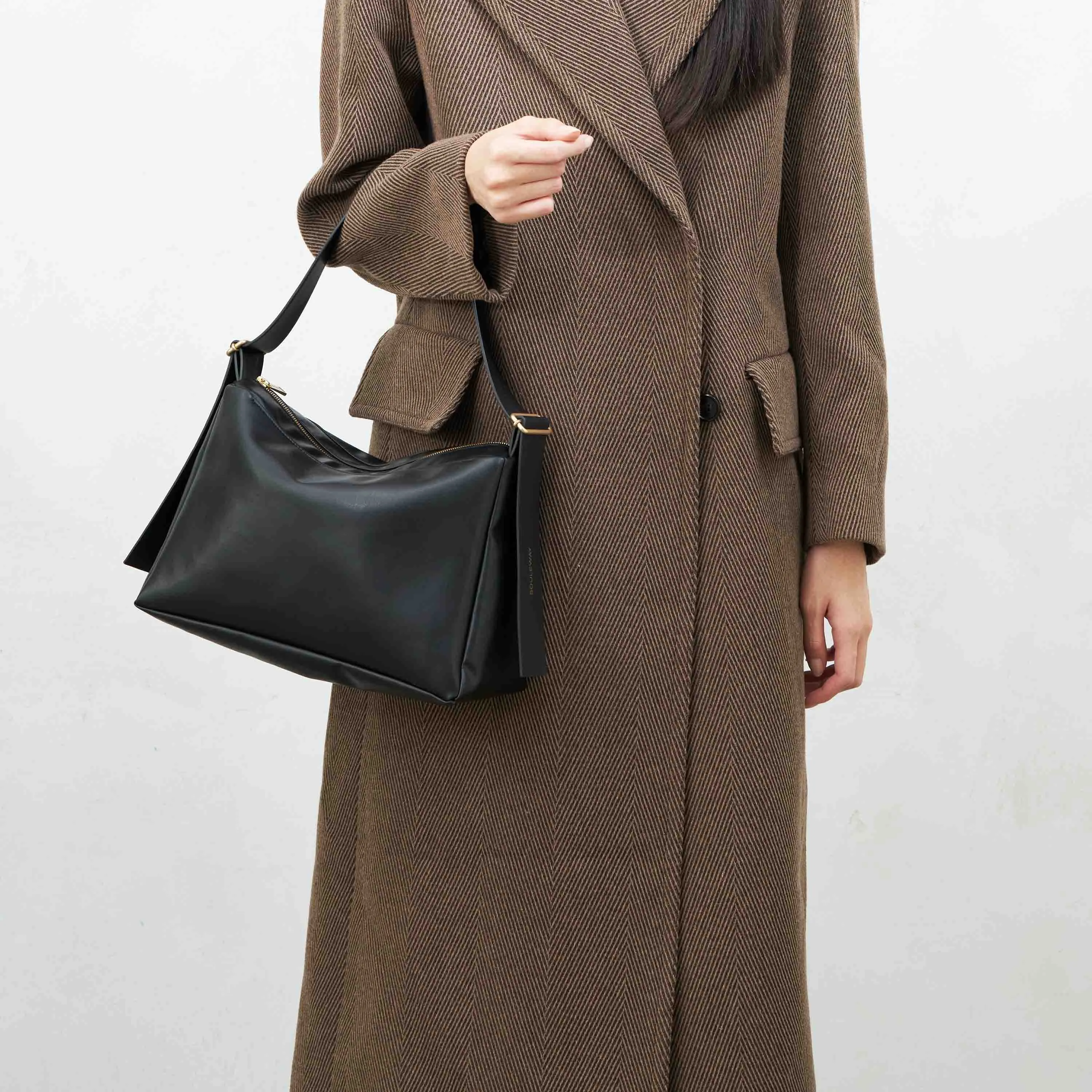 Oleatex Vegan Olive Leather Slouchy Shoulder Bag | Night Black