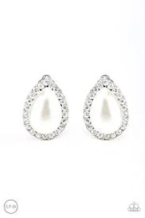 Paparazzi Old Hollywood Opulence - White Clip-On