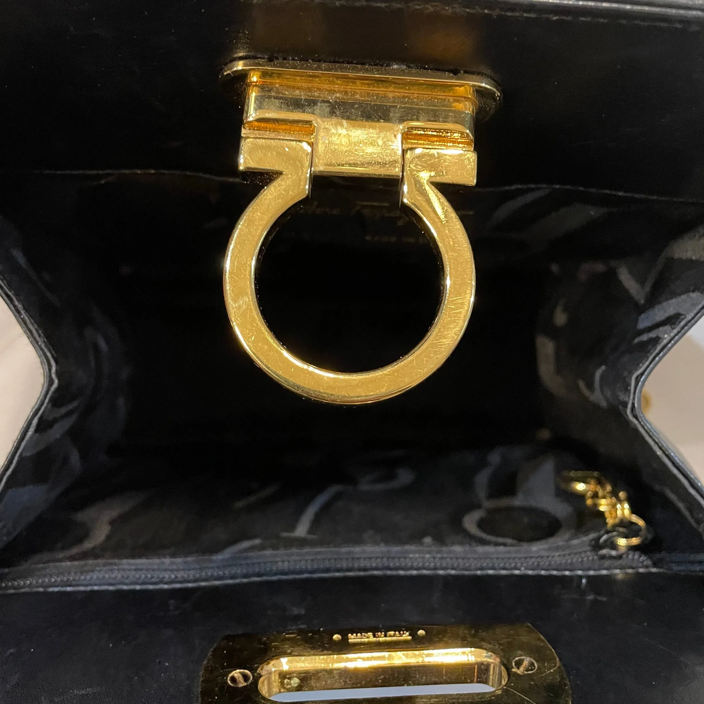 SALVATORE FERRAGAMO Black Leather Vintage Gancini Chain Shoulder Bag