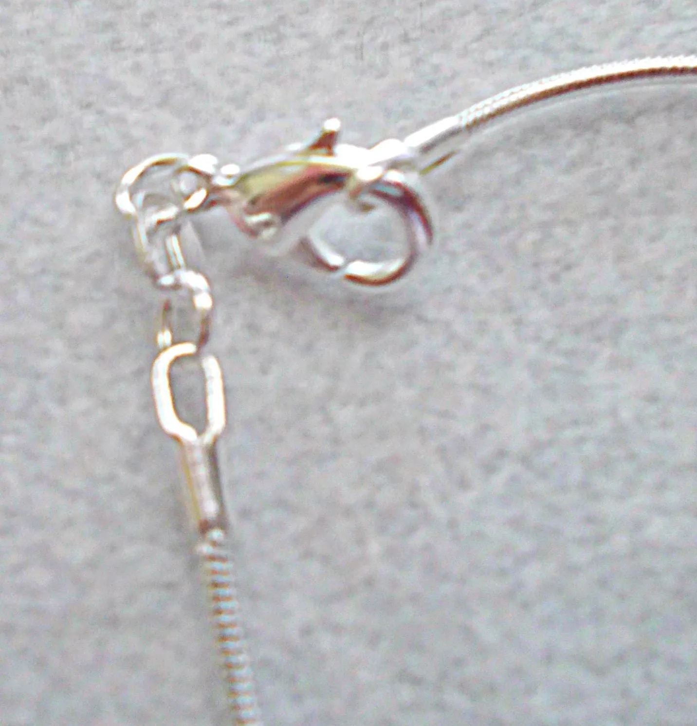 Silvery Finesse Necklace
