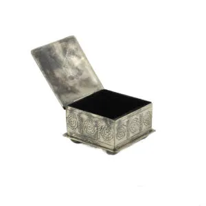 SQUARE STAMPED ROSE BOX