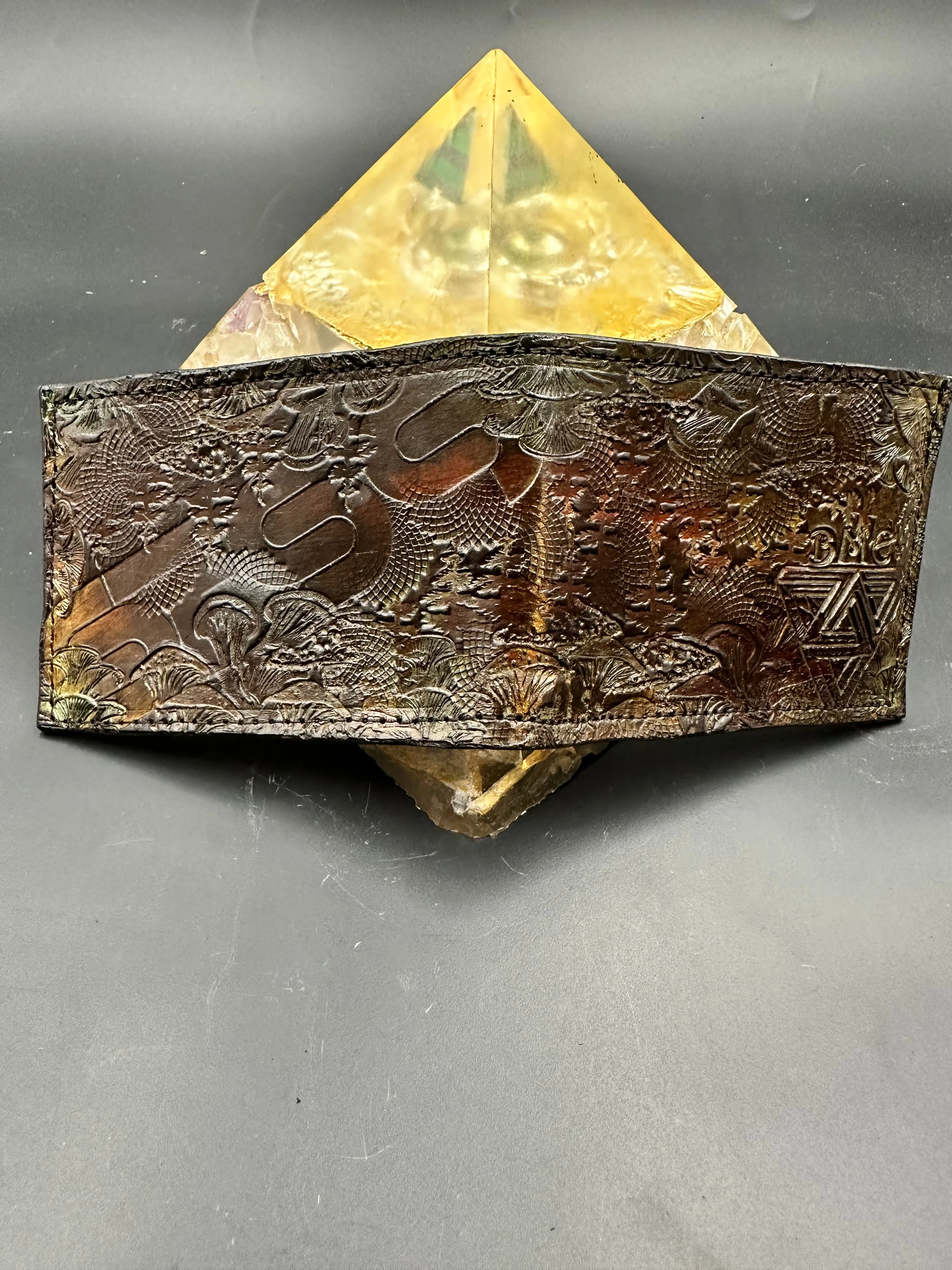 Stamped Leather Bifold Wallet - Sts9